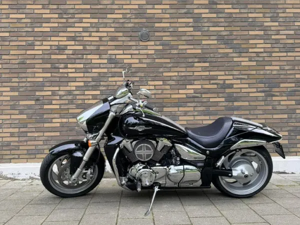 2009 Suzuki Intruder 1800r Black on Chrome Custom - €8,950 · Bidding (1/1)