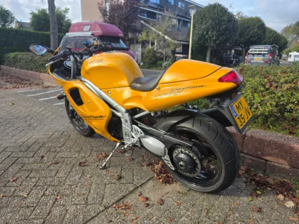 1997 Triumph Daytona T595 (955cc) Iconische Britse Sportmotor - €3,500 · Bidding (1/1)