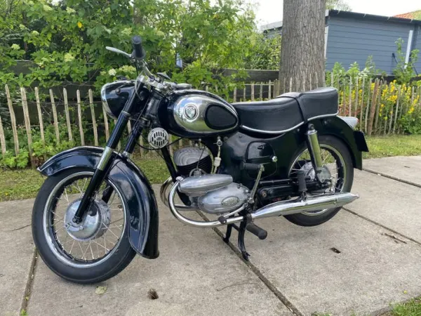 1957 Hyosung Puch SV 175cc Dubbel Zuiger in Nette Staat - €3,650 · Bidding (1/1)