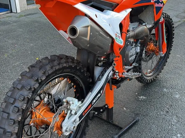 Year unknown KTM sxf 250 2025 Factory Adamo Edition - €7,500 · Bidding (1/1)