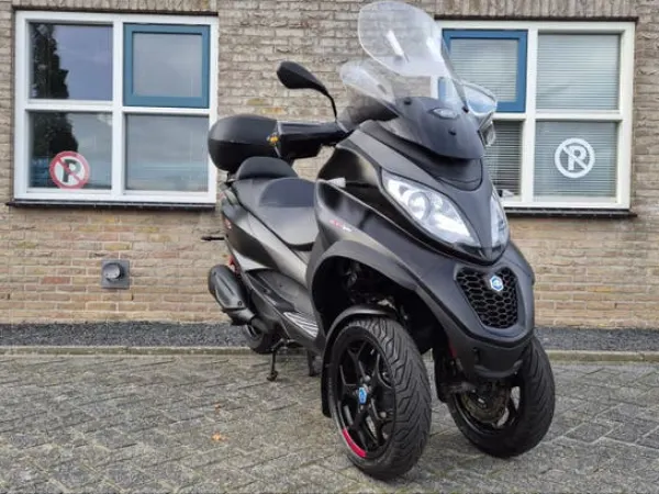 2021 Piaggio Mp3 400 Hpe / 2021 / Origineel Nl - €4,575 · Bidding (1/1)