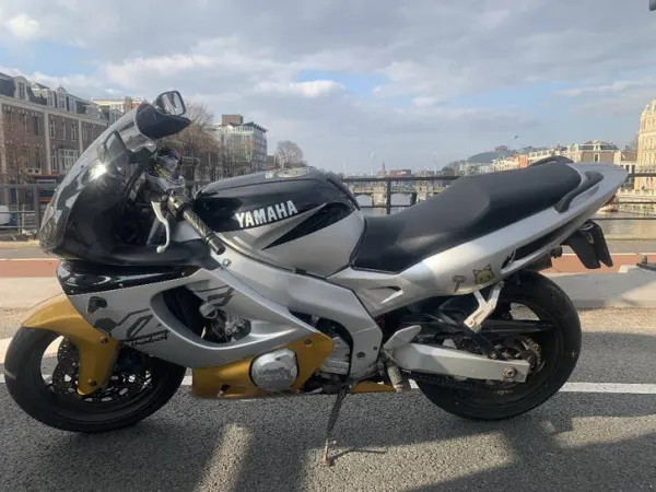 2000 Yamaha YZF 600 - €1,500 (1/1)