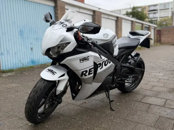 Bouwjaar onbekend Honda CBR 1000RR Fireblade - € 7.000 (1/1)