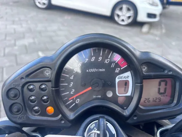 Year unknown Suzuki Gladius - €2,500 · Bidding (1/1)