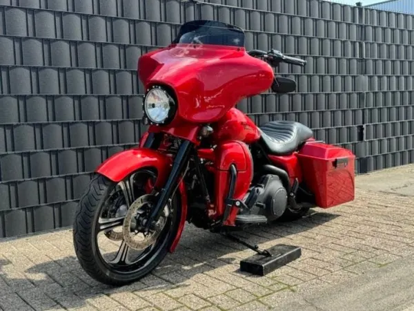 Bouwjaar onbekend Harley-Davidson Street Glide Special-Rood - € 25.750 · Bieden (1/1)