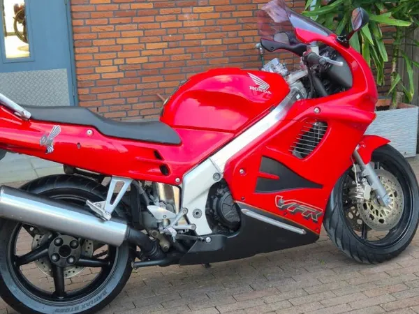 1994 Honda VFR 750 V 4 - €1,050 · Bidding (1/1)