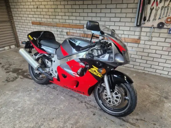 1998 Suzuki Gsxr 600 - €2,500 · Bidding (1/1)