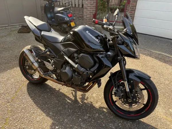 Year unknown Kawasaki Z750 uit 2009 met Akrapovic Uitlaat - €4,000 (1/1)