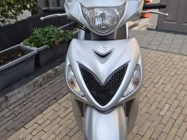 2010 Suzuki UX 150 - €1,495 · Bidding (1/1)