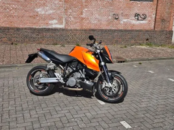 2007 KTM 990 Superduke 2007 - €3,900 · Bidding (1/1)