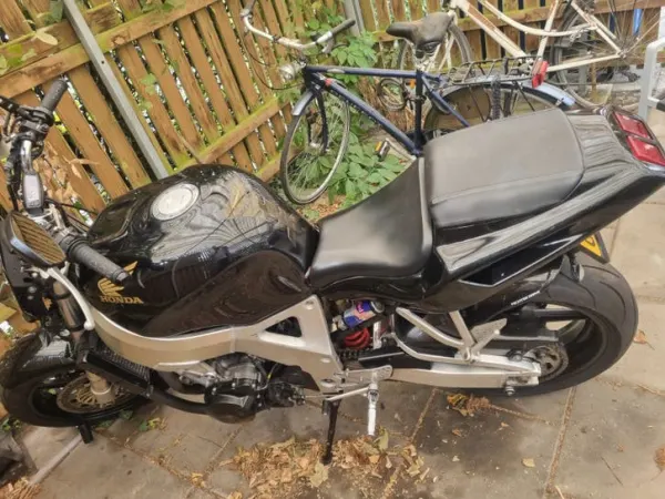 Year unknown Honda CBR 900 RR Fireblade - €3,000 (1/1)