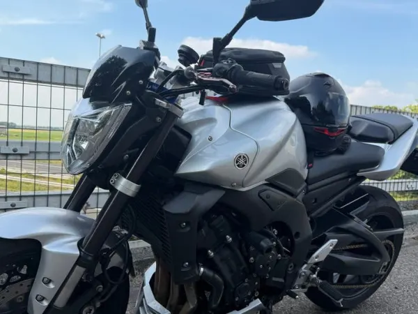 2009 Yamaha FZ 1 - €3,250 · Bidding (1/1)