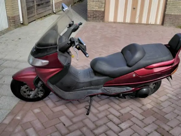 1999 Suzuki Burgman 400 - €650 · Bidding (1/1)