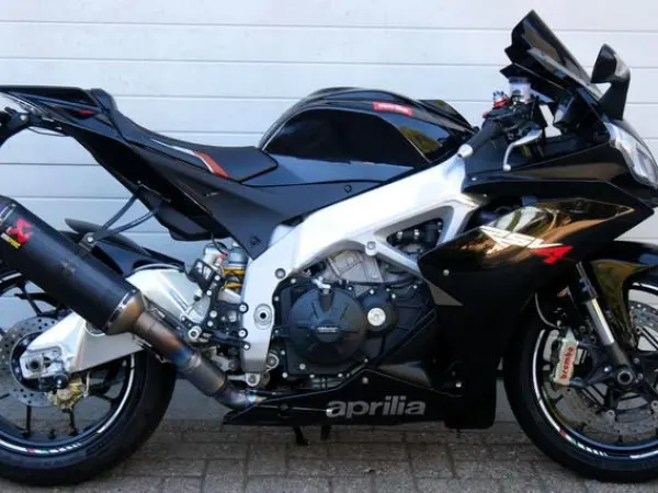 2010 Aprilia RSV - €9,300 · Bidding (1/1)