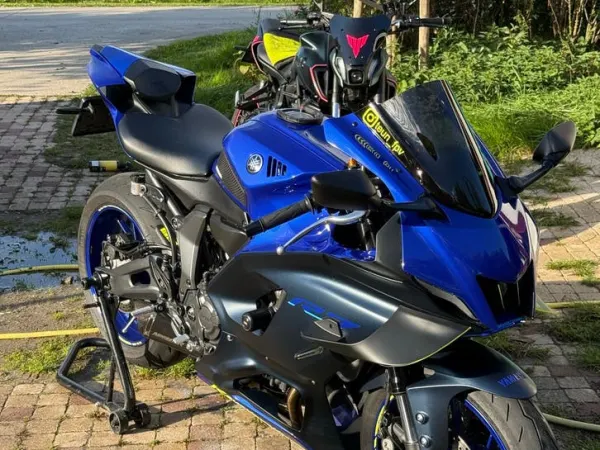 2024 Yamaha YZF R7 - €9,300 · Bidding (1/1)