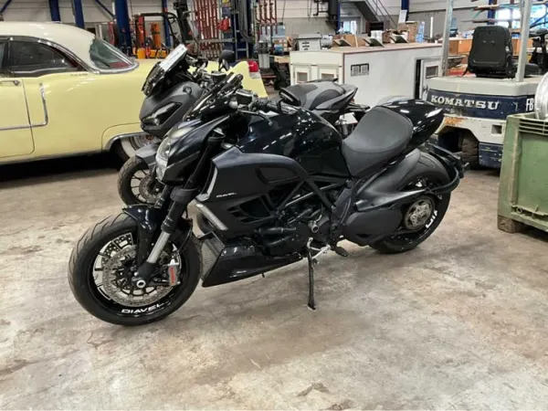 Year unknown Ducati Tour Diavel Motorfiets - Price on request (1/1)