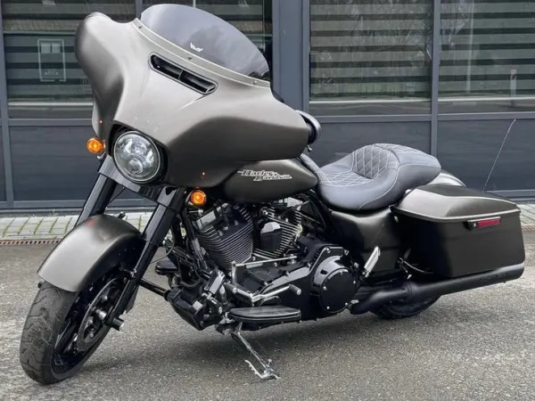 2015 Harley-Davidson Street Glide - € 16.000 · Bieden (1/1)