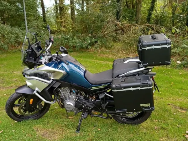 Bouwjaar onbekend Cfmoto 800 MT - € 8.199 · Bieden (1/1)