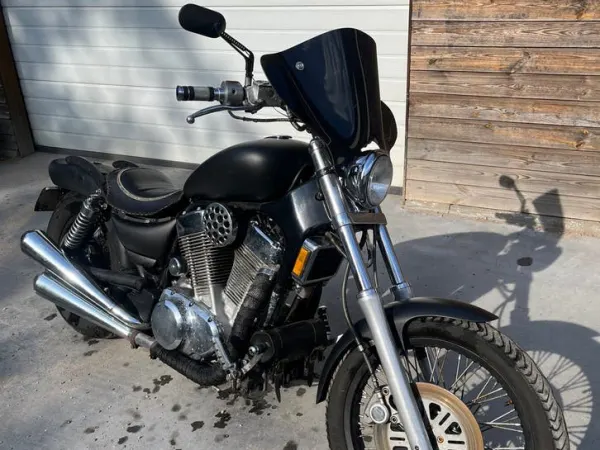 1990 Suzuki Intruder 1400-Krachtige Chopper - €2,500 (1/1)