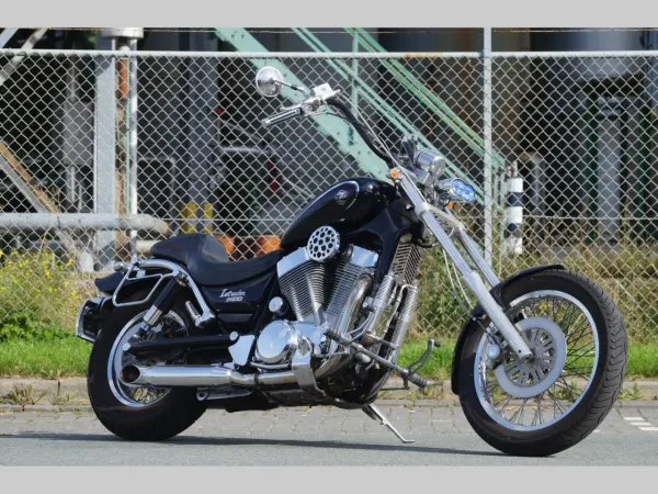 1991 Suzuki VS 1400 Intruder - €2,500 · Bidding (1/1)