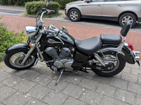 2000 Honda Shadow 750 - € 2.950 (1/1)