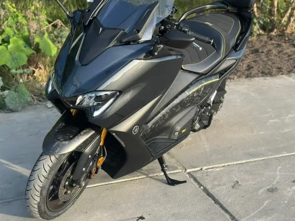 2021 Yamaha Tmax 560 - €9,950 (1/1)