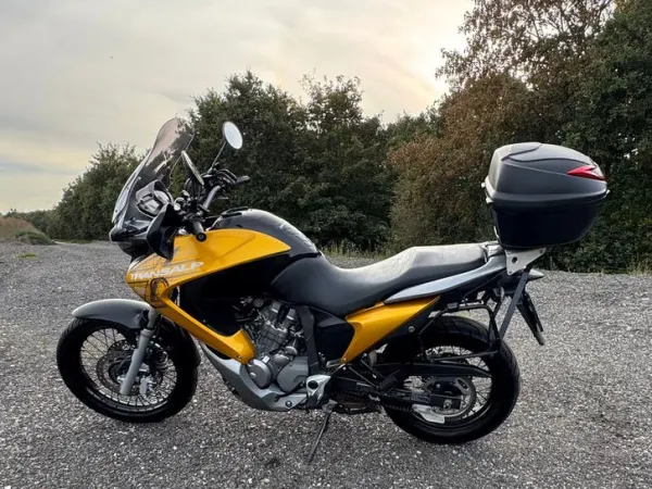 2008 Honda Transalp - € 4.500 (1/1)
