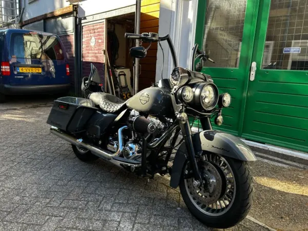 2010 Harley-Davidson Road King Special-Custom Grijs - € 11.950 (1/1)