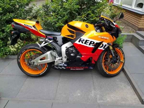 Year unknown Honda CBR 600 RR - €8,000 · Bidding (1/1)