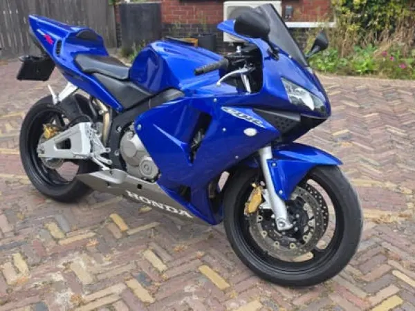 2004 Honda CBR 600 RR - €4,250 · Bidding (1/1)