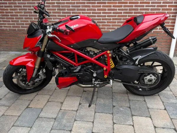 Bouwjaar onbekend Ducati 848 Streetfighter 2014 - € 8.000 · Bieden (1/1)