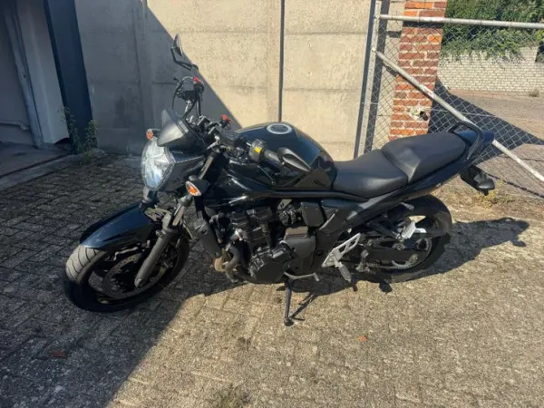 2011 Suzuki Bandit 650 - € 3.450 · Bieden (1/1)